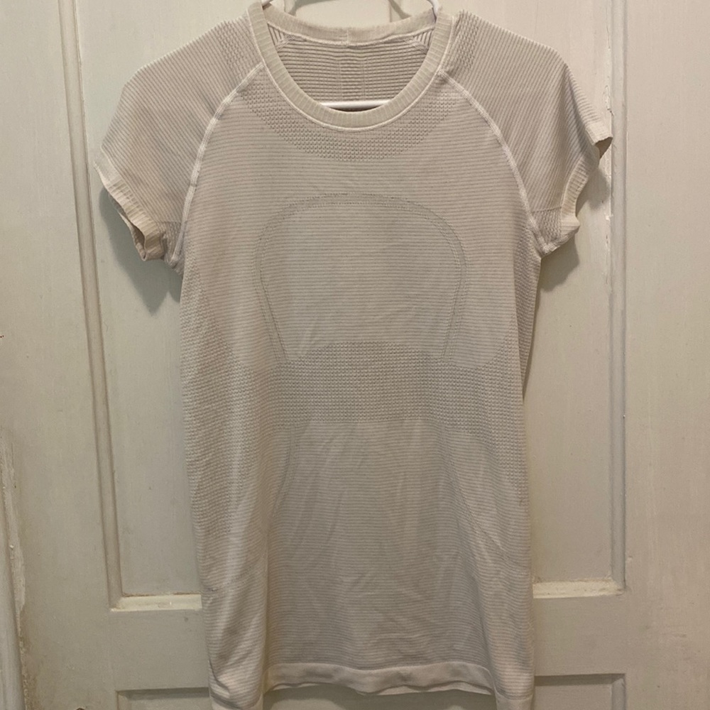 Lululemon swiftly tech short sleeve white size 8